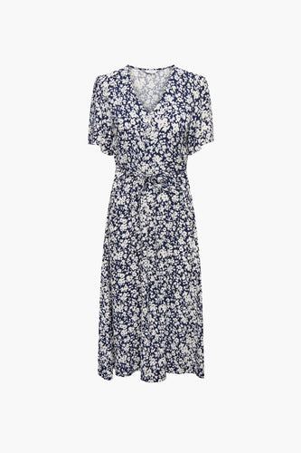 Donkerblauwe bloemenjurk met korte mouwen.