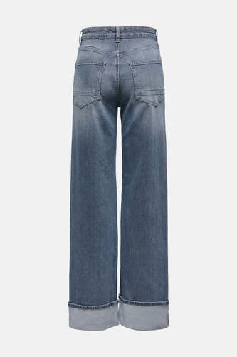 Jean bleu moyen large d'ONLY, avec une poche à l'arrière des jambes et à l'arrière.