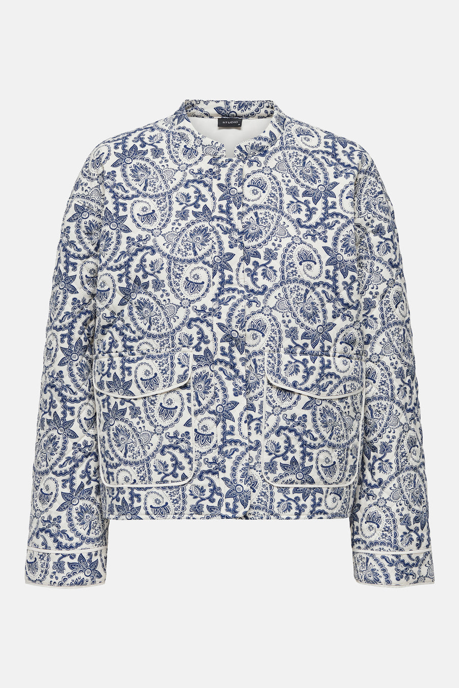 Veste courte bleue ONLY® avec motif cachemire et deux poches plaquées.