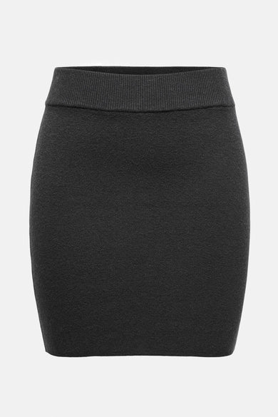 Jupe courte grise de JDY avec une ceinture élastique et une texture lisse.