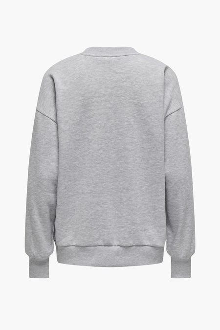 Grijze sweater van ONLY®, met lange mouwen en een ronde hals, gezien op de achterkant.
