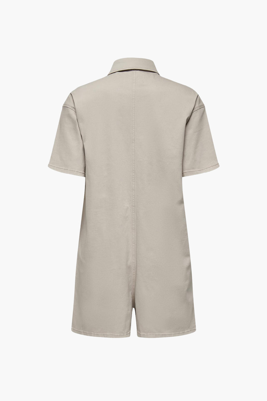 Bruine playsuit van ONLY, met korte mouwen en een kraag, gezien van achteren.
