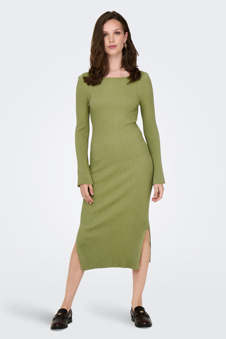 Robe verte avec longues manches de ONLY, avec structure en côtes et fente latérale.