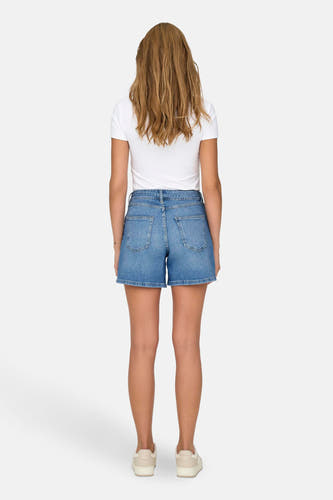 Short en denim bleu marine de ONLY, avec une vue sur l'arrière.