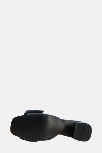Bottines en denim gris anthracite ONLY ONLY, une unche et et texture subtile sur la semelle.