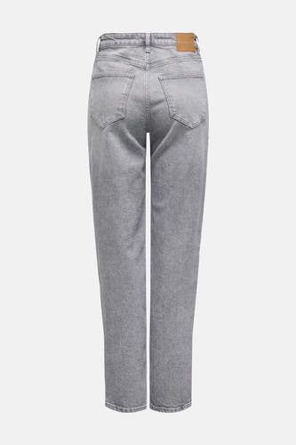 Jean mom gris moyen d'ONLY, avec des poches arrière et une étiquette en cuir brun.