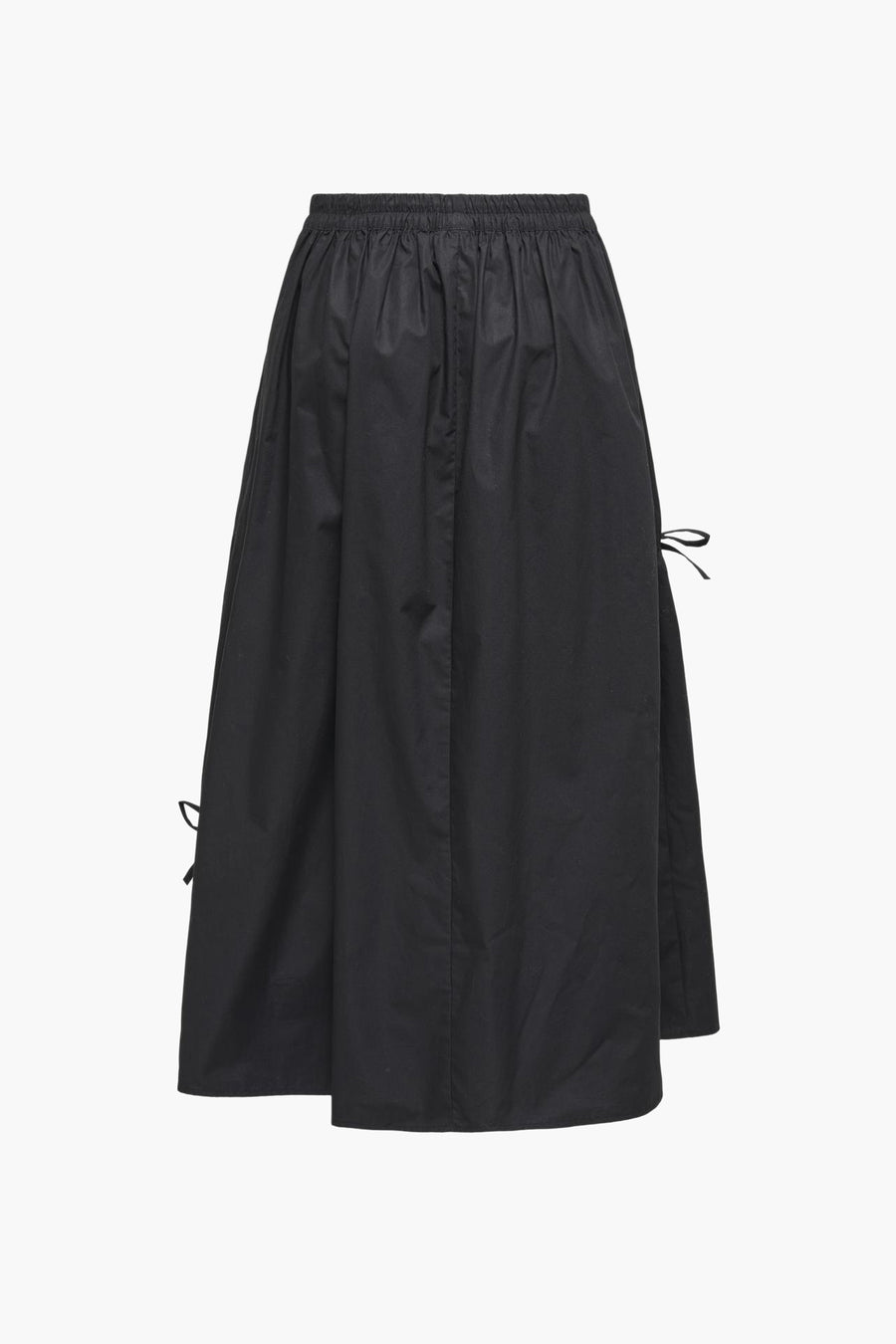 Robe noire de JDY, avec des cordons sur les côtés.