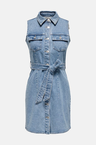 Jupe sans manches en denim bleu clair de ONLY, avec fermeture à boutons et ceinture élastiquée.
