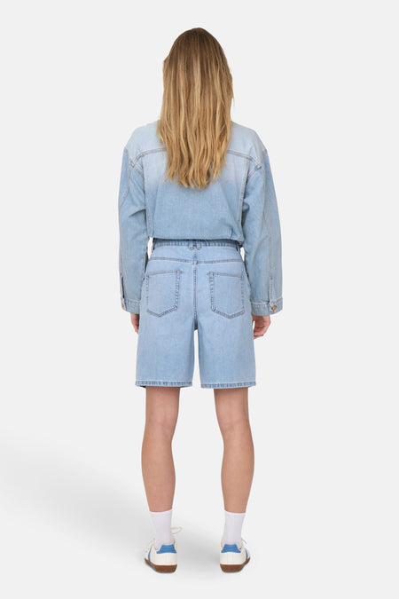 Short - light blue denim