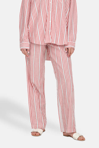 Pantalon rouge ONLY avec des rayures verticales et une coupe décontractée.