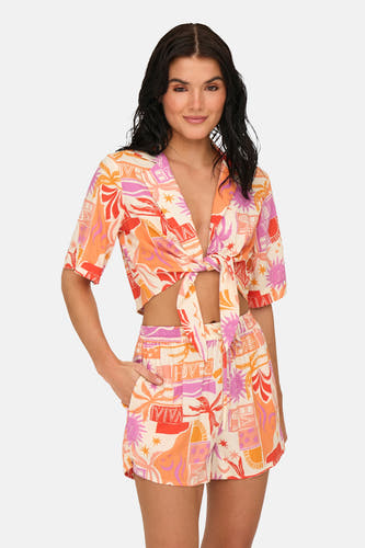 Blouse multicolore à manches courtes de ONLY, avec un motif graphique coloré et une fermeture à boutons devant.