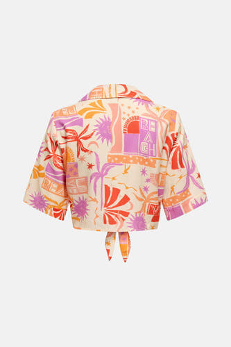 Blouse multicolore à manches courtes de ONLY, avec un motif de thème de plage coloré et un détail de nœud à l'arrière.