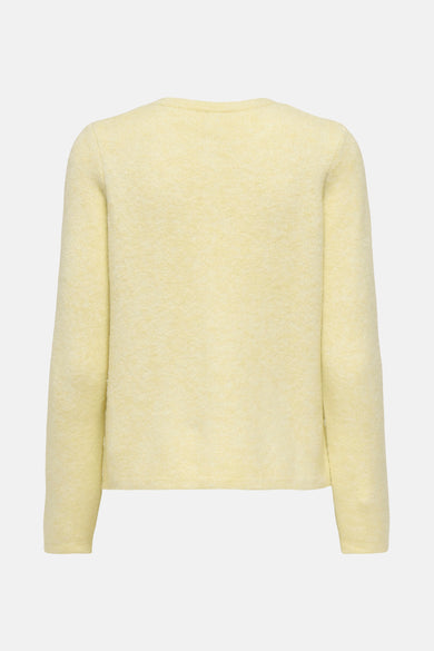 Gele cardigan van ONLY, met lange mouwen en een zachte textuur.
