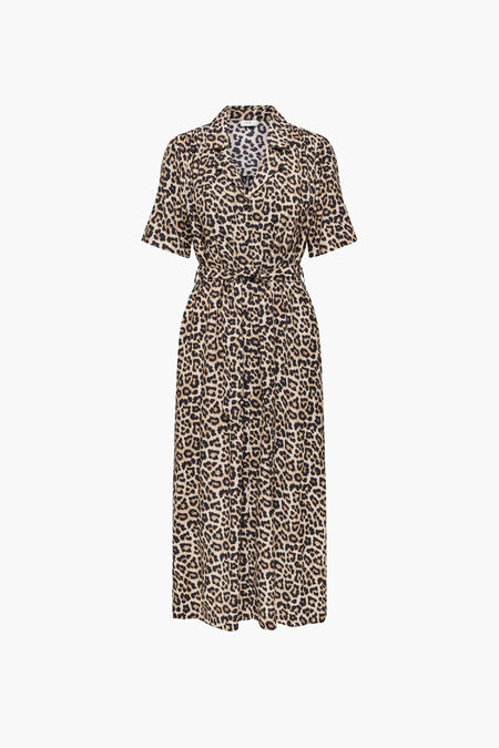 Robe brune à manches courtes de JDY, avec imprimé léopard et une ceinture à la taille, vue arrière.