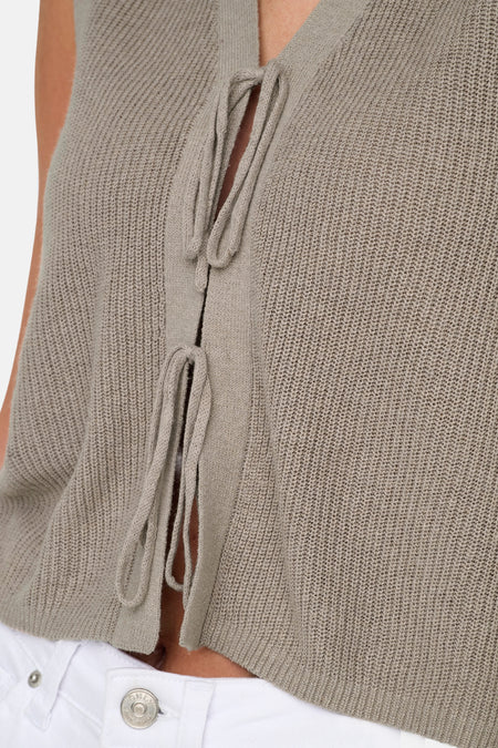 ONLELNORA LIFE SL V-NECK VEST KNT
