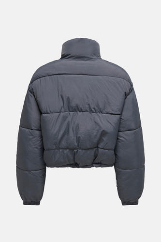 Manteau court gris d'ONLY, dos, avec une texture brillante et un col haut.