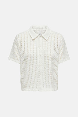 Chemise blanche à manches courtes de ONLY, avec une texture ouverte et un col boutonné.