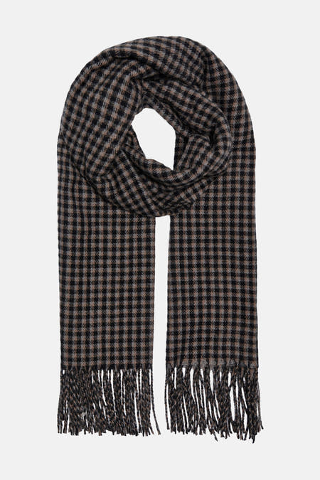 Chapeau d'hiver noir ONLY avec un motif à carreaux et des franges aux extrémités.