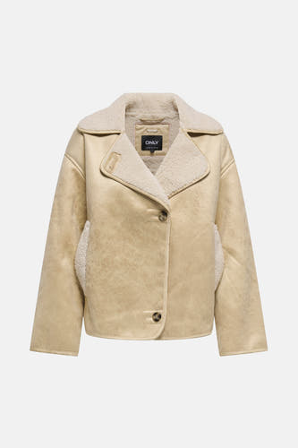 Blouson écru ONLY avec col en fausse fourrure et fermeture à boutons.