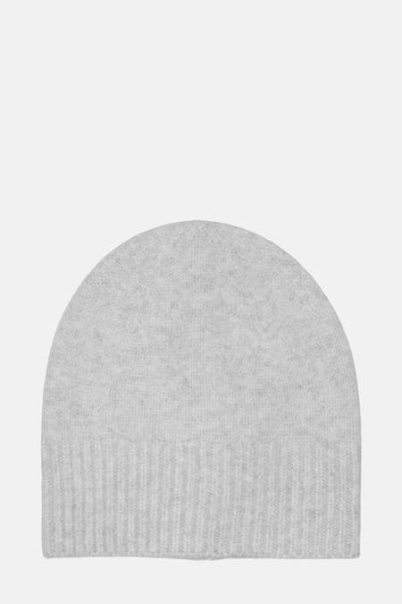 Chapeau gris ONLY, avec une texture fine tissée.