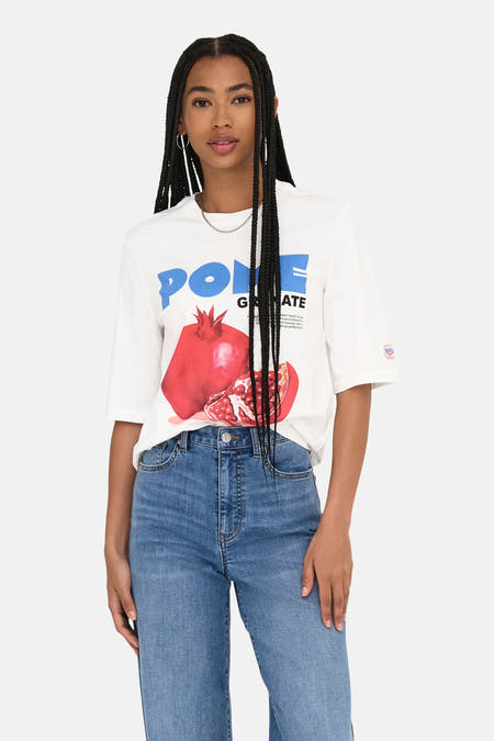 T-shirt blanc à manches courtes de ONLY, avec une impression d'une grenade et des lettres bleues.