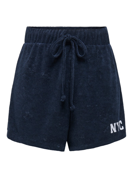 Short bleu d'ONLY, avec cordon et lettres 'NYC' blanches sur la ceinture.