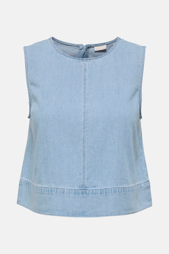 Mouwloze lichtblauwe denim top.