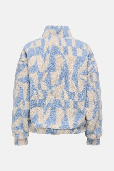 Veste en molleton bleu de ONLY avec un motif à carreaux bleu et crème.