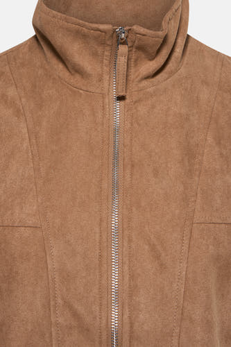 Manteau court beige de JDY, avec fermeture à glissière et col montant, en texture suédine douce.