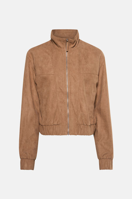 Manteau court beige de JDY avec longues manches, fermeture éclair et ceinture élastique.