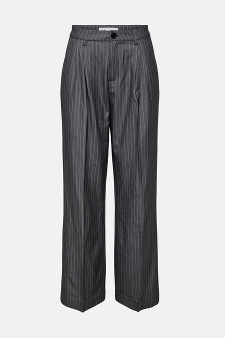 Pantalon gris de JDY avec une rayure blanche et des jambes larges, vu de derrière.