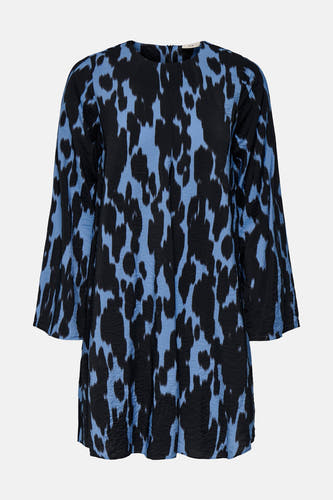 Tunique bleue à manches longues de JDY, avec un imprimé d'animaux noirs et une texture tricotée.