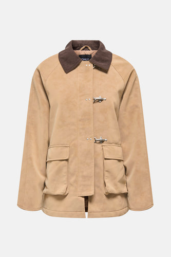Manteau court beige ONLY, avec une col en corduroy marron et deux poches à l'avant.