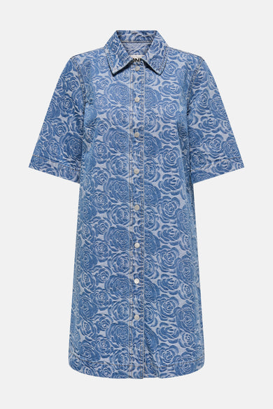 Tissu de denim avec manches courtes en mid blue denim, d'ONLY, avec un motif de roses sur tout le tissu.