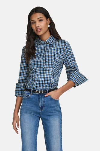 Chemise bleue à manches longues de ONLY, à imprimé à carreaux, à porter avec un jean et des bottes.