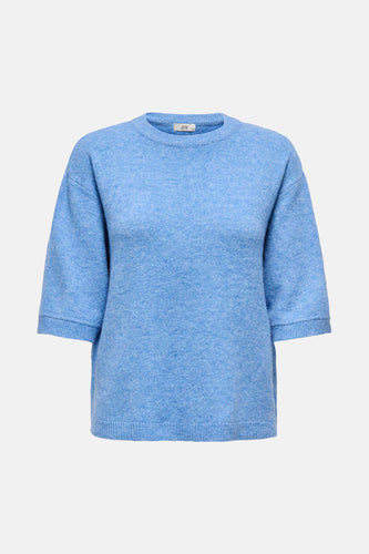 Blauw, gebreide trui met korte mouwen.