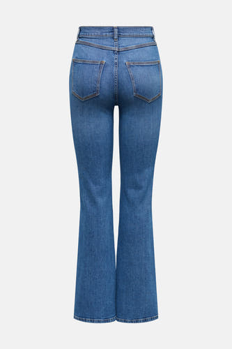 Jean bleu délavé d'ONLY, avec des poches arrière et une texture denim classique.