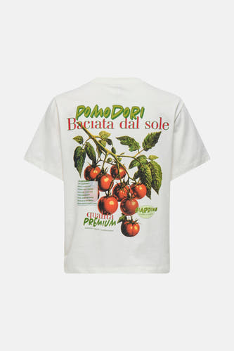 Wit T-shirt met korte mouwen van ONLY, met een tomatenprint en Italiaanse tekst op de achterkant.
