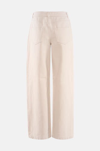 Beige gekleurde jeans van JDY, met wijde pijpen en achterzakken, op een witte achtergrond.
