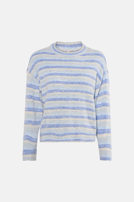 Pull bleu à col rond de ONLY® avec un motif rayé et une texture douce.