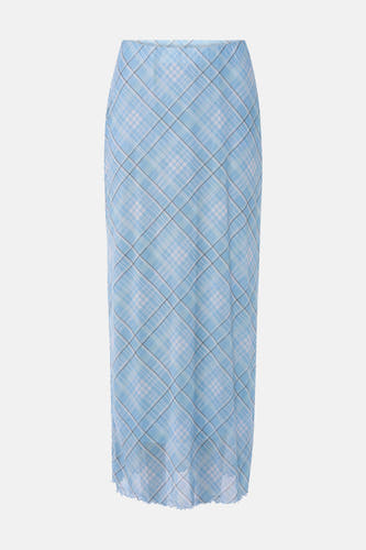 Long manteau bleu de JDY, avec un motif à carreaux bleu clair et blanc.