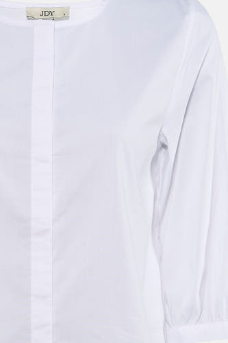 Chemisier blanc de JDY, à manches longues et avec une patte de boutonnage dissimulée sur le devant.