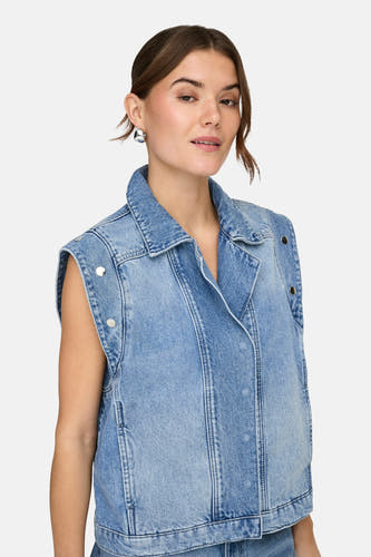 Veste en jean bleu moyen de ONLY, avec boutons sur l'épaule et col classique.