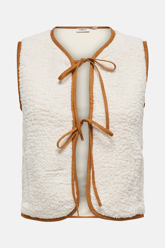 Manteau écru sans manches d'ONLY, avec une texture en fourrure de teddy et des bandes brunes.