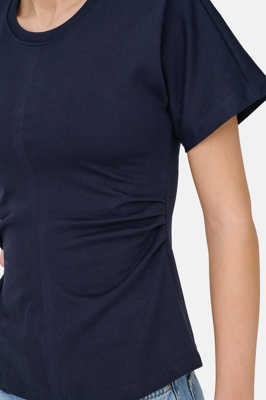 T-shirt bleu à manches courtes d'ONLY, avec des plis sur les côtés.