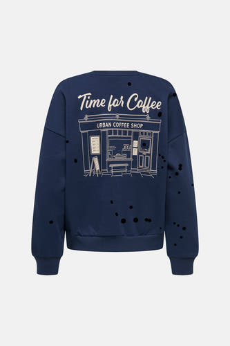 Pull bleu à col rond de ONLY, avec une image de café et des éclaboussures noires.