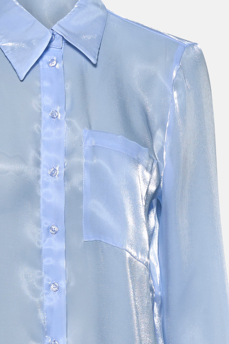 Chemise bleue brillante à manches longues de ONLY, avec une poche poitrine et une fermeture boutonnée.