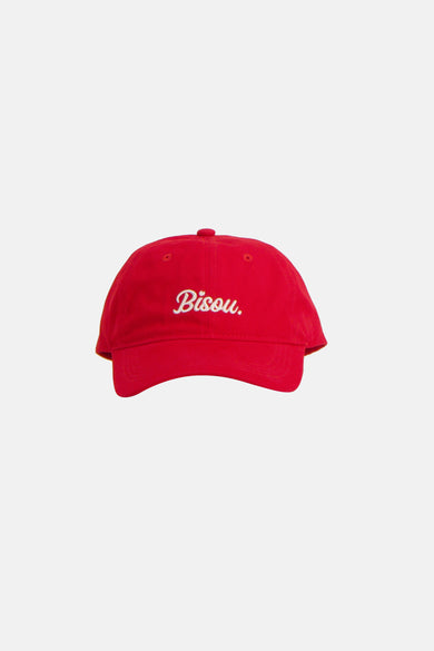 Casquette rouge de ONLY, avec sangle réglable à l'arrière.