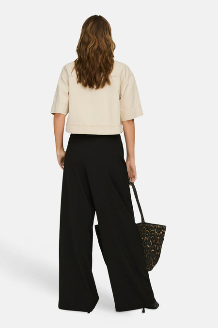Chemise écru à manches courtes ONLY, avec un design uni et vue arrière.
