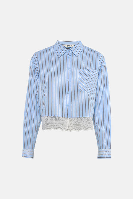 Chemise rayée bleue à manches longues de ONLY, avec une poche poitrine et un bord en dentelle.